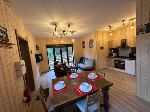 Grange de l'ancienne école avec Jacuzzi privé Apartment in Gérardmer