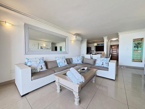 Day, Garden, TV and multimedia, Kitchen or kitchenette, Living room, Lounge or bar, Photo of the whole room, Seating area, Dining area, Garden view, young children, older children, Family, internet, towels, kitchen, air conditioner, air conditioner