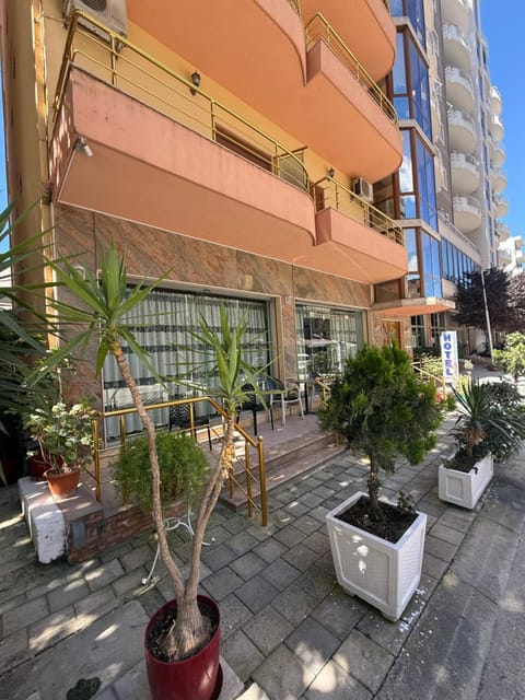 Hotel Edland Hotel in Vlorë