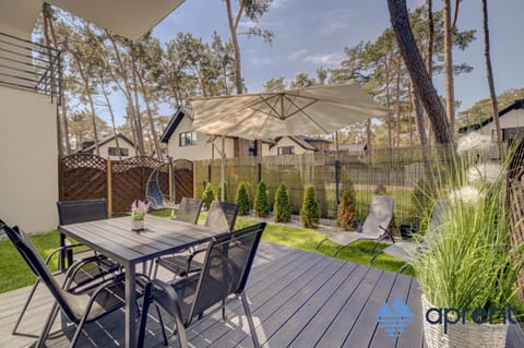 Patio, Day, Garden, Garden view