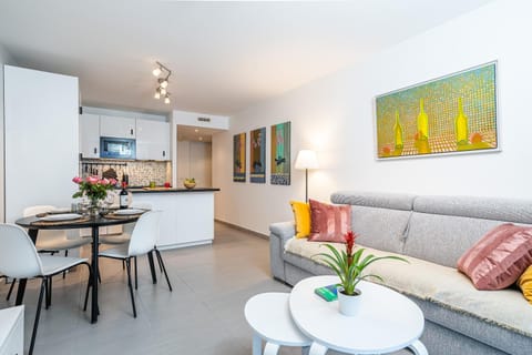 Living room, Dining area