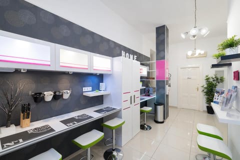 Kitchen or kitchenette, Communal kitchen