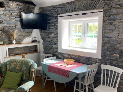 TV and multimedia, Dining area