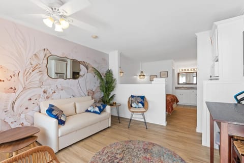 The Queen's View by Brunswick Vacation Rentals- Renovated Condo at Causeway Inn House in Ocean Isle Beach