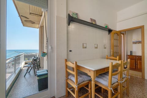 Casa Fronte Mare Apartment in Genoa