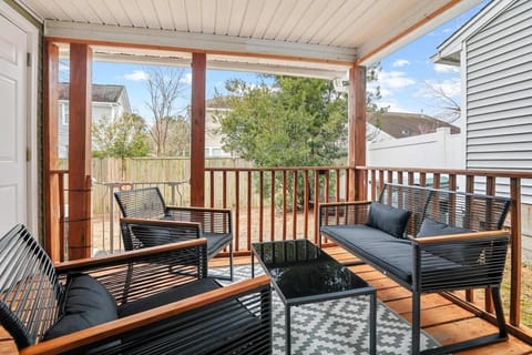 Chucktown Charm- 8 mins to Credit One House in Mount Pleasant