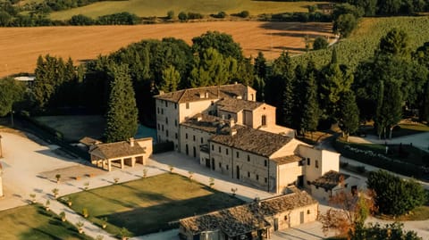 Property building, Day, Natural landscape, Bird's eye view, Garden, Garden view