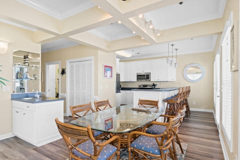 4 Bedroom 4 Bathroom Top Floor, Community Pool, Tennis and Elevator House in Ocean Isle Beach