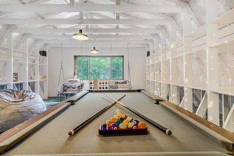 The Stone Lodge - Sleeps 15 - Hot Tubs - Game Room House in Cascade-Chipita Park