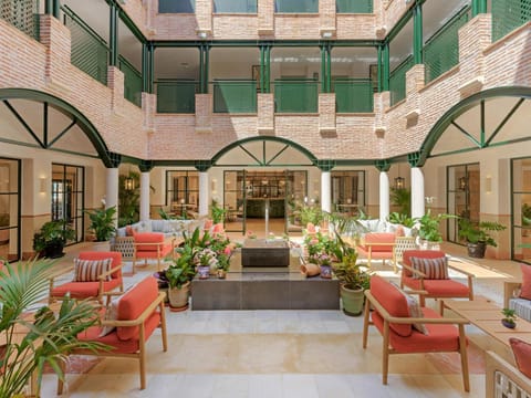 Property building, Lounge or bar, Seating area