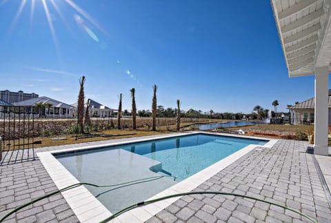 Cozy Crabshell Beach Club Cottage House in Alabama