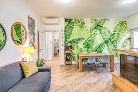 Lounge or bar