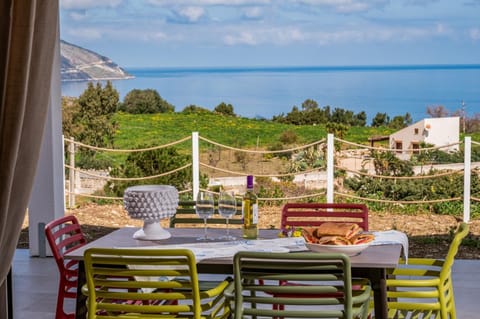 Patio, Garden, View (from property/room), Balcony/Terrace, Dining area, Sea view