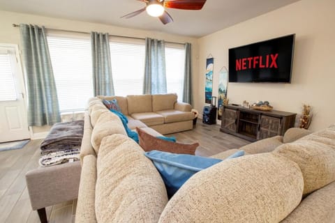 Family Spacious & Fun 2mins to Shooting Complex Yard House in San Antonio