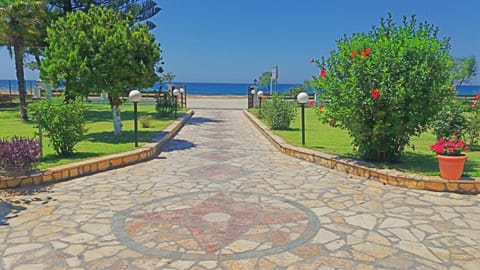 Facade/entrance, On site, Garden view, Sea view, Street view