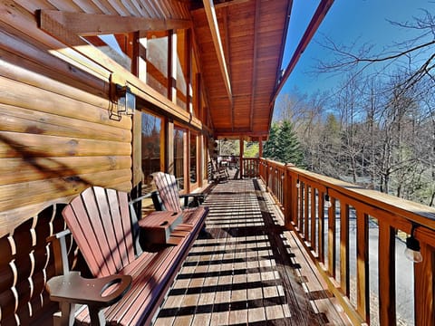 Property building, Natural landscape, Balcony/Terrace, Seating area