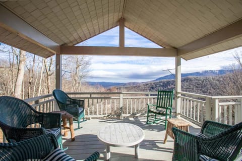 Oates Point of View House in Valley Creek