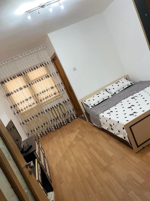 Bed, Photo of the whole room, Seating area