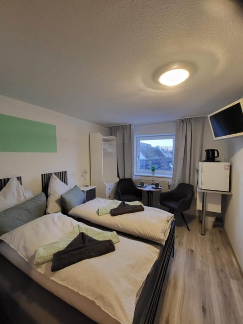 Bed, TV and multimedia, Photo of the whole room, Seating area