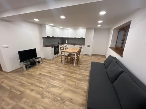 TV and multimedia, Kitchen or kitchenette, Living room, Dining area