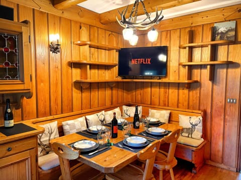 Large Central Flat, 5min to Sky Slopes, Garage Apartment in Cortina d Ampezzo