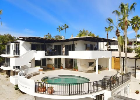 Property building, Patio, Day, View (from property/room), Balcony/Terrace, Pool view, Swimming pool, Swimming pool, sunbed