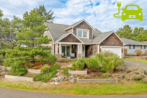 Caddy Corner MCA#1122 House in Manzanita