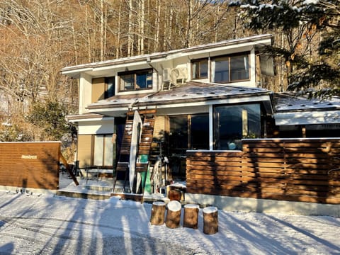 Property building, Day, Winter