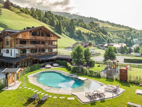 Property building, Spa and wellness centre/facilities, Swimming pool