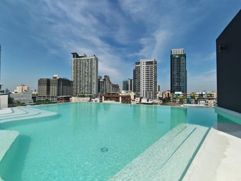 Swimming pool, Swimming pool