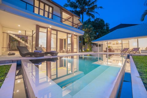Property building, Garden view, Swimming pool