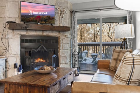 TV and multimedia, Living room, fireplace