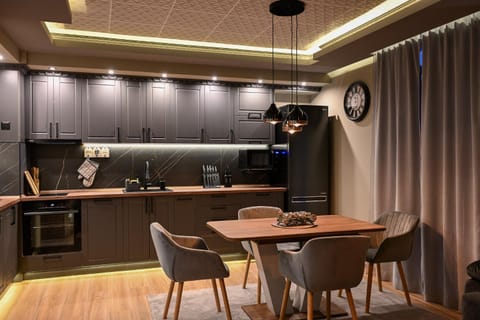 Kitchen or kitchenette, oven