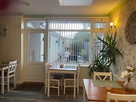 Maple Leaf Guest House Bed and Breakfast in Bristol