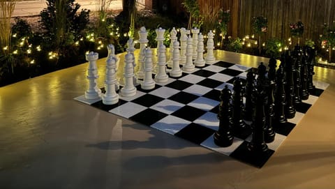 Pickleball and Hot Tub Retreat House in Denver