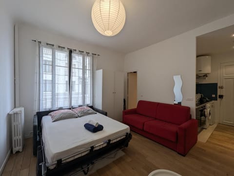 Photo of the whole room, Bedroom, towels, washing machine