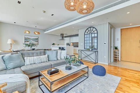 Serene Seaside Stay - 2BR in Bluewaters with Sea View Apartment in Dubai