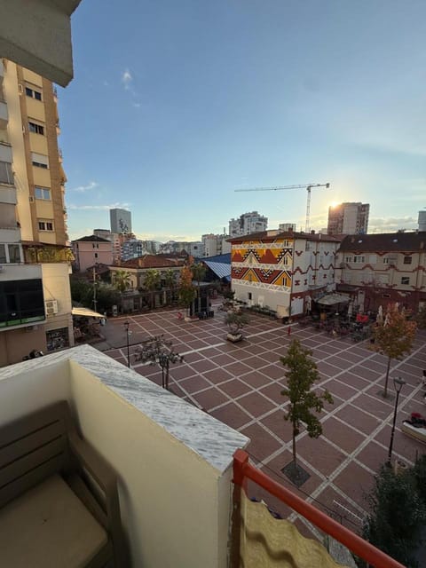 Property building, Neighbourhood, View (from property/room), Balcony/Terrace, City view, Street view, Location