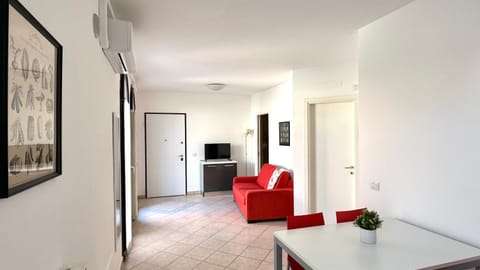 P045 - Porto Recanati, splendido trilocale a pochi passi dal mare Apartment in Porto Recanati