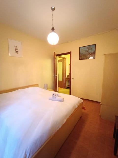 Bed, Photo of the whole room, Bedroom, furniture, internet, wardrobe