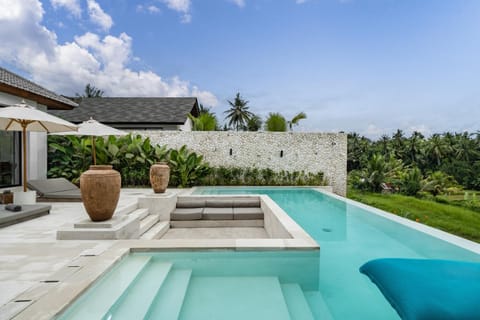 View (from property/room), Pool view, Swimming pool, sunbed