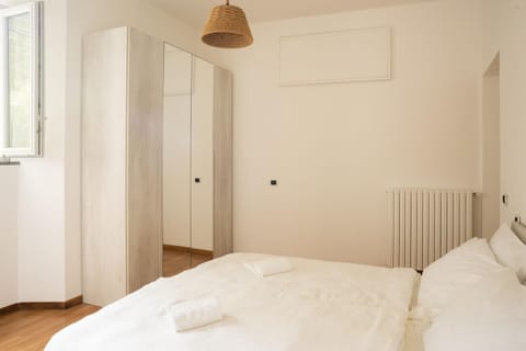 Bed, Bedroom, towels, wardrobe