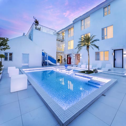 Property building, Swimming pool