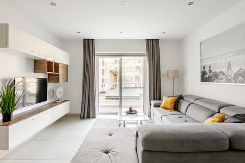 TV and multimedia, Balcony/Terrace, Living room, Entertainment, internet