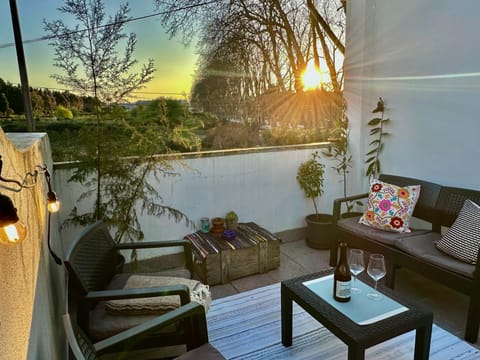 Balcony/Terrace, sunbed