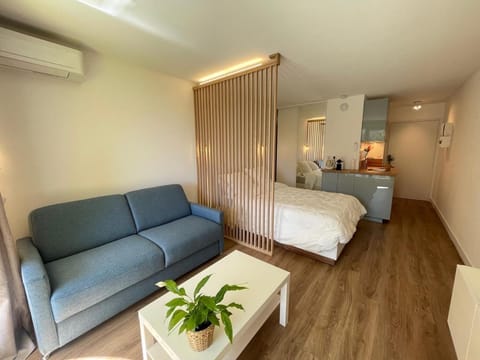 Modern Studio Pool Monaco Area House in Roquebrune-Cap-Martin