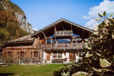 Farmhouse la Desmuniere Chalet in Montriond