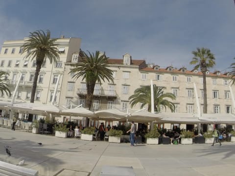 Facade/entrance, On site, Street view