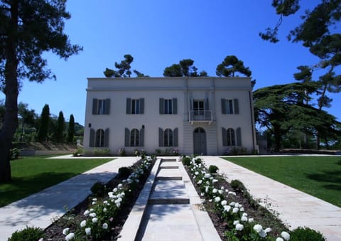 Property building, Garden view
