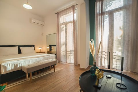 Bed, Photo of the whole room, Bedroom, air conditioner